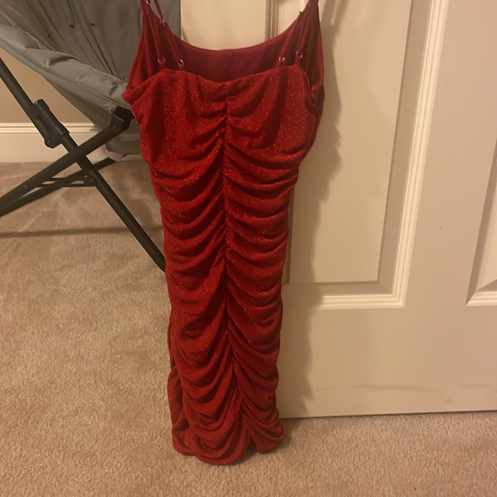 Lucy in the Sky Red Mini Dress. Super pretty and perfect for HoCo! ✨✨✨ - Picture 3 of 4